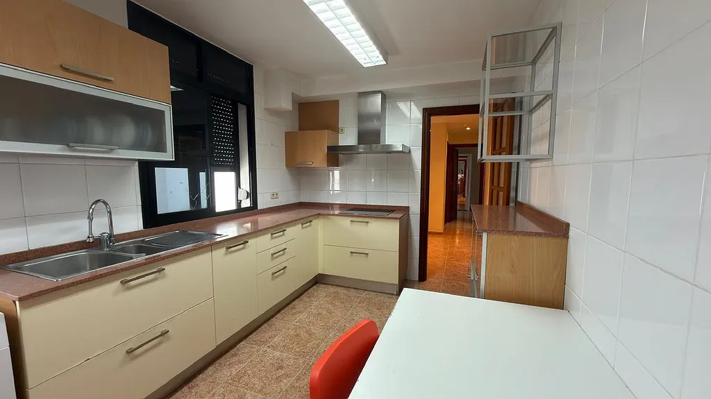 Piso en venta en Avenida Primero de Mayo, 59