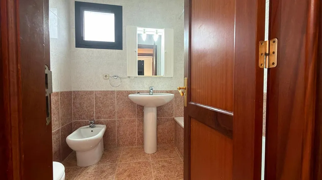 Piso en venta en Avenida Primero de Mayo, 59