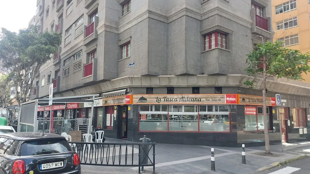 Bar, cafetería en venta en Avenida José Mesa y López, 74