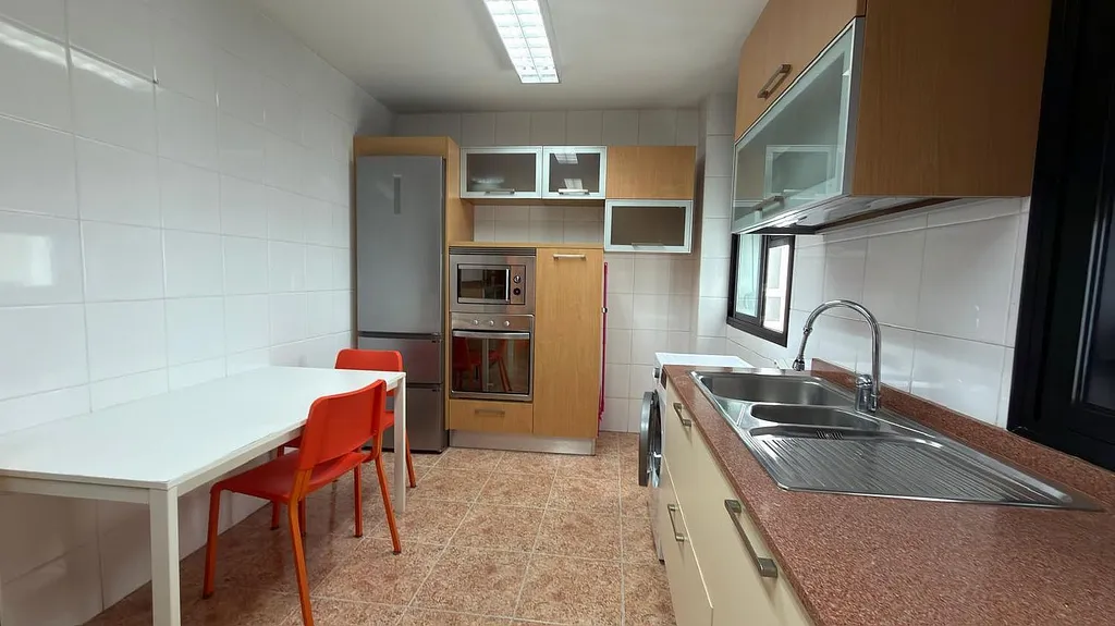Piso en venta en Avenida Primero de Mayo, 59