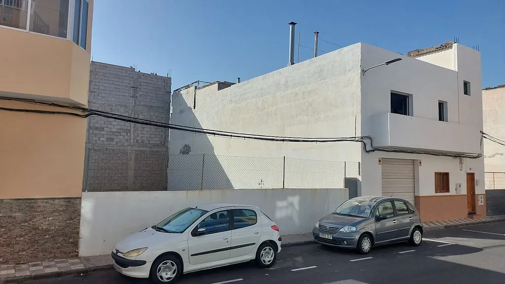 Terreno en venta en Calle Tauro, 67