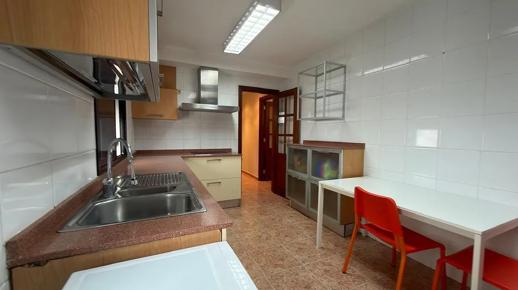 Piso en venta en Avenida Primero de Mayo, 59