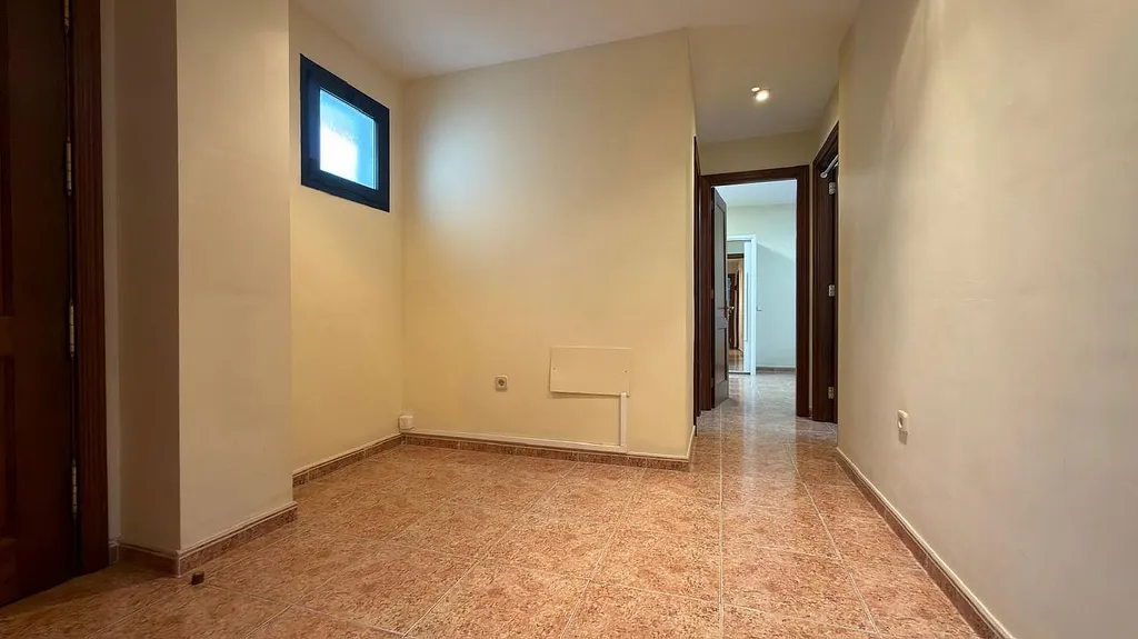 Piso en venta en Avenida Primero de Mayo, 59